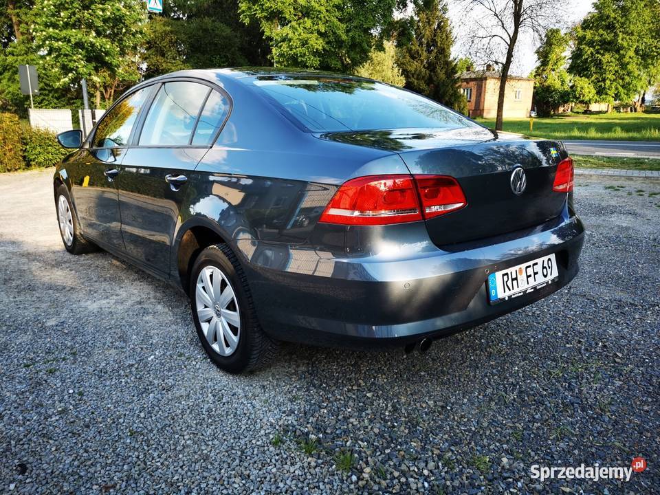 VW PASSAT SUPER STAN Z NIEMIEC niebieski Kowalin