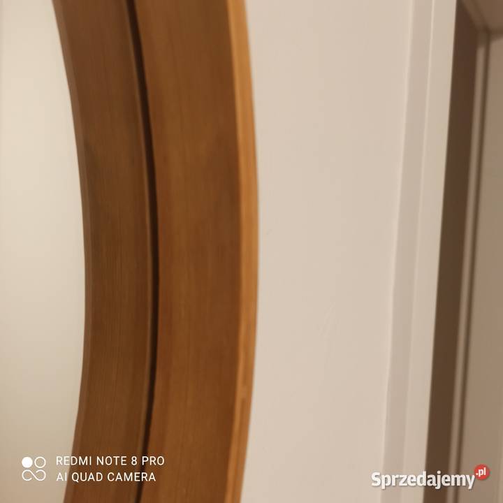 Okrągłe lustro w ramie Mielec