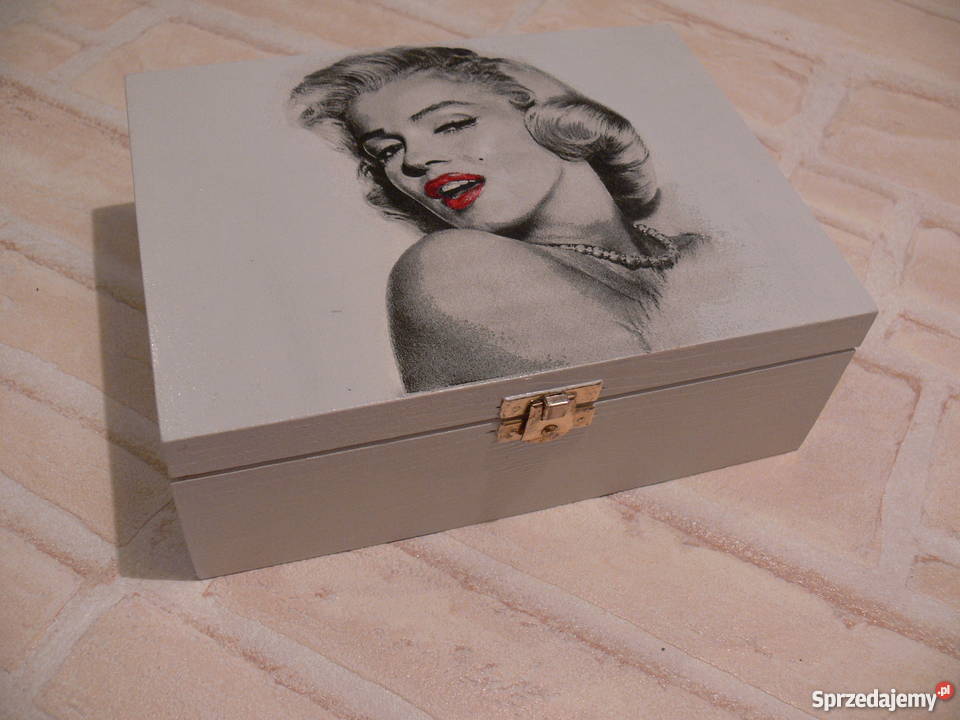 Pudelko pojemnik drewniany zapięcie Marilyn Halinów