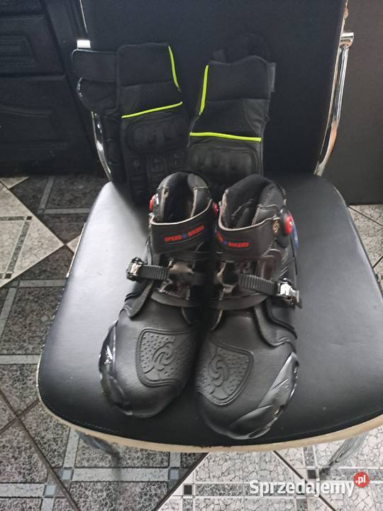2 kaski rękawice plus buty Góra Kalwaria