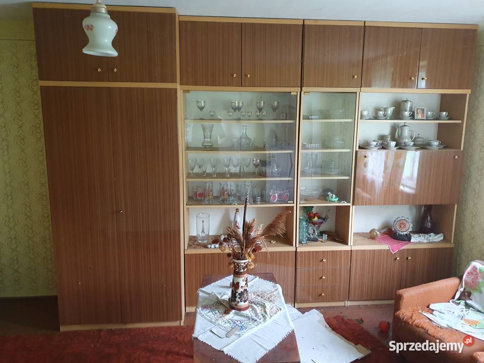 Meblościanka pokojowa PRL Stubno