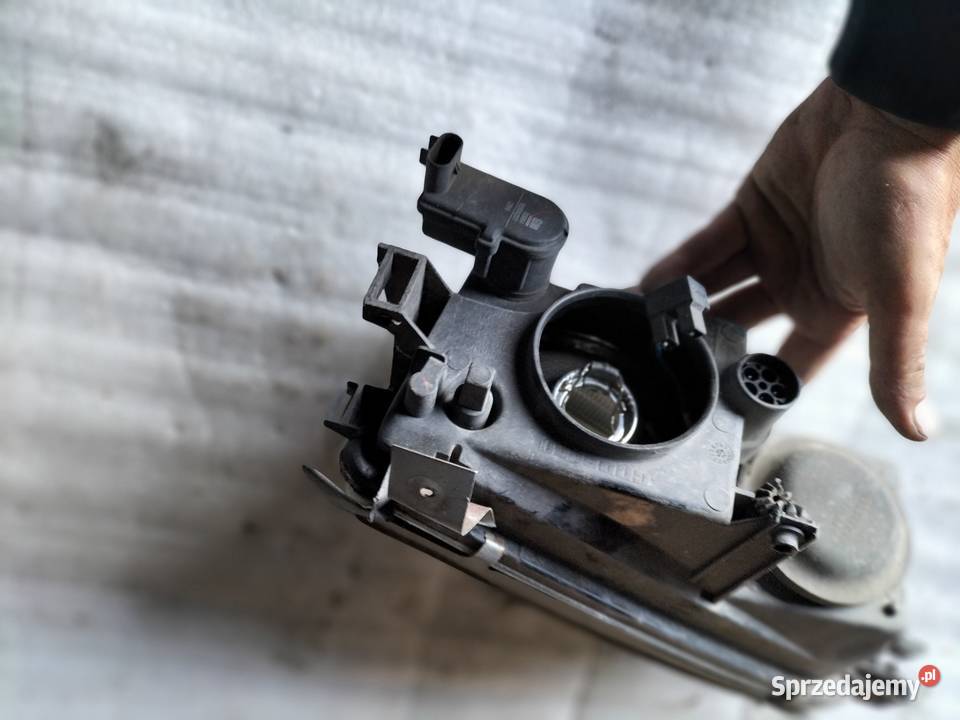 VECTRA A LAMPA PRZÓD PRAWA lampy przednie lubelskie Kamień-Kolonia