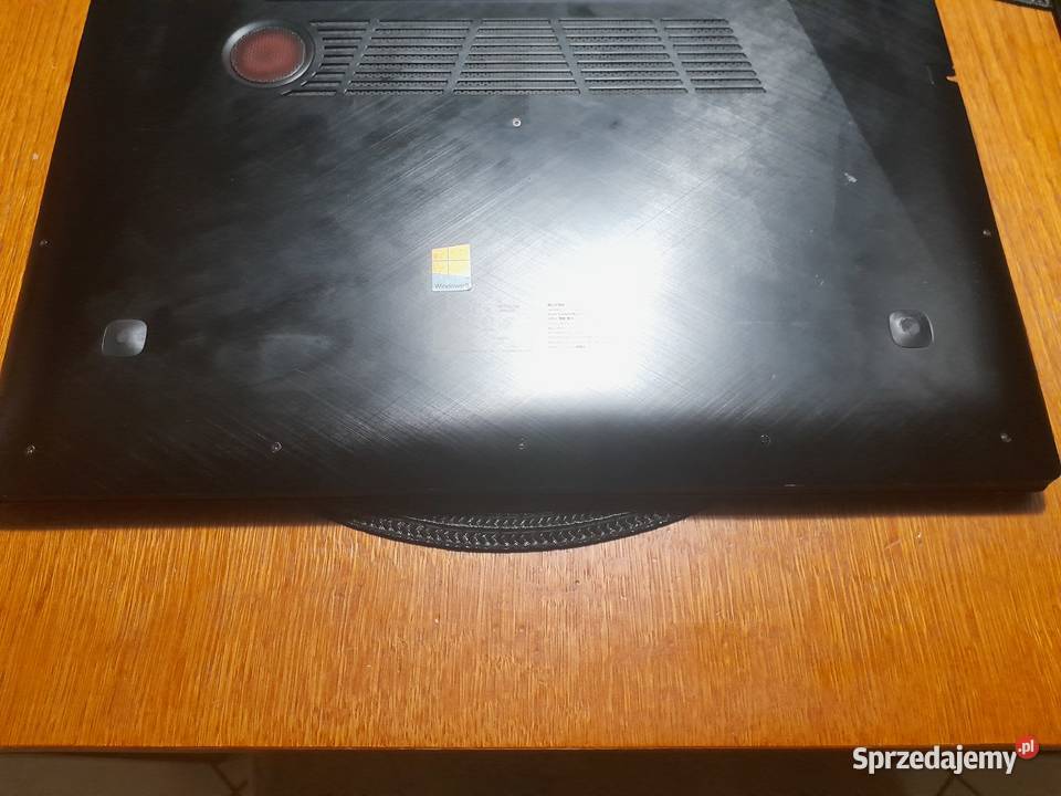 2 laptopy z dotykowymi matrycami Emów
