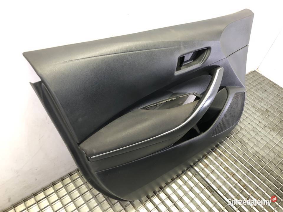 BOCZEK DRZWI LEWY PRZÓD TOYOTA COROLLA E21 sprzedam