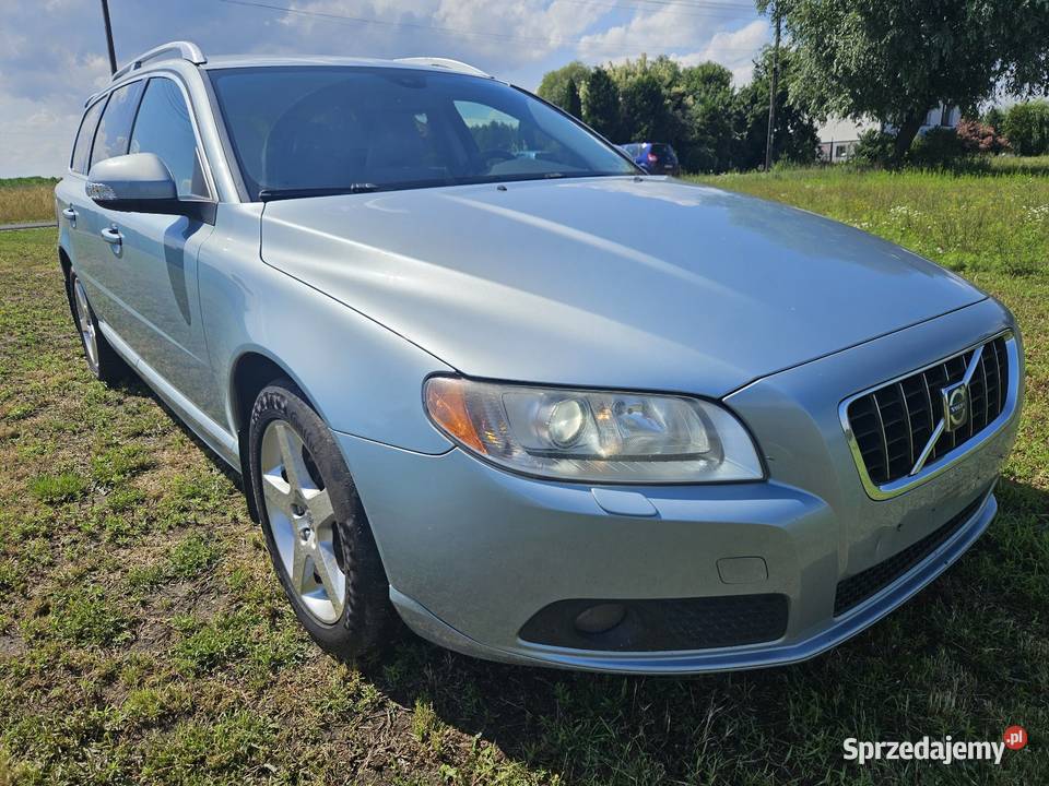 Volvo V70 2008r 20 benzyna 145 Summum Ładny Karolew sprzedam