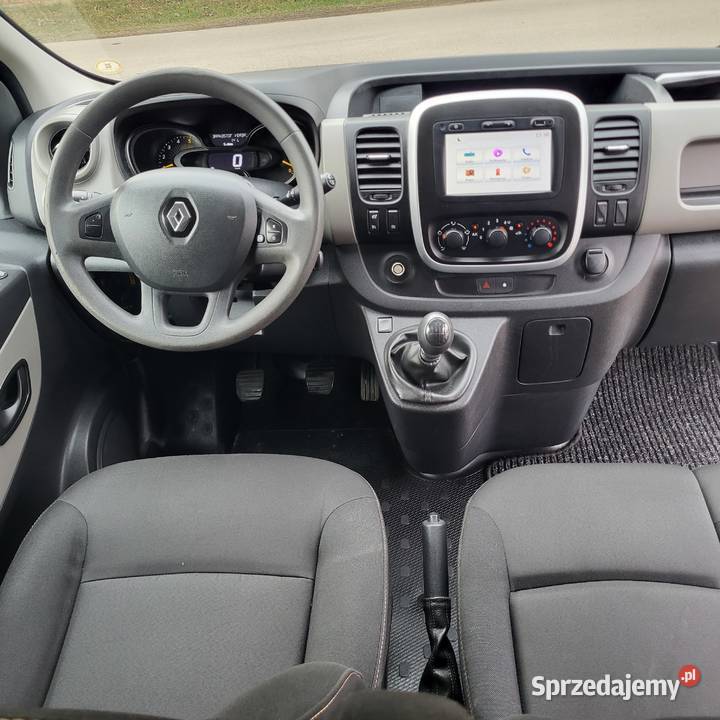 Renault Trafic dCi 120 L2H1 Komfort 6 osobowy Rok produkcji 2016 mazowieckie Góra Kalwaria