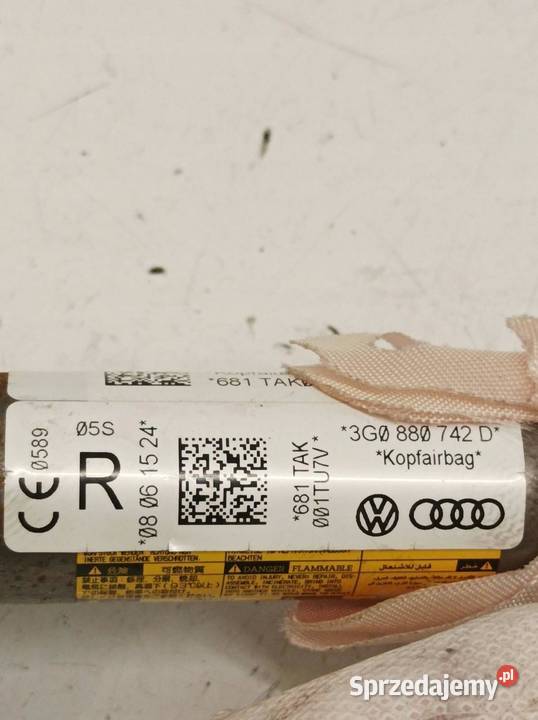 KURTYNA PRAWA PASAŻERA KOMBI 3G0880742D