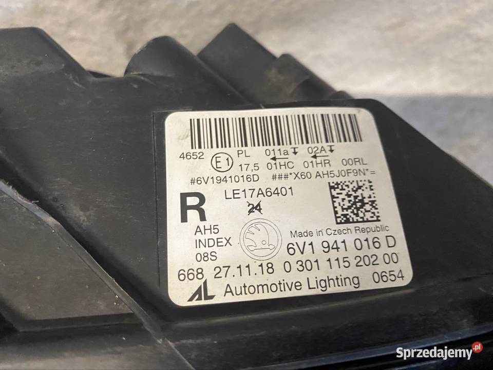 SKODA FABIA III LIFT 6V LAMPA PRAWA PRZÓD prawe Jasienica