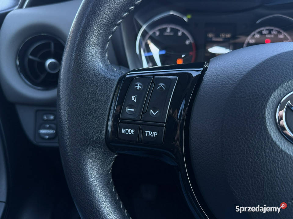 Toyota Yaris 15VVTiE 111 M6 2019 r salon tempomat Myślenice