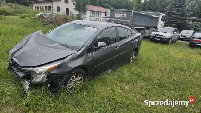 Toyota Prius 2018 uszkodzona 1800cm3 Olsztyn
