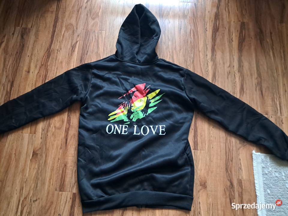 nowa męska bluza rozmiar na metce XL ale to jest Sandomierz sprzedam