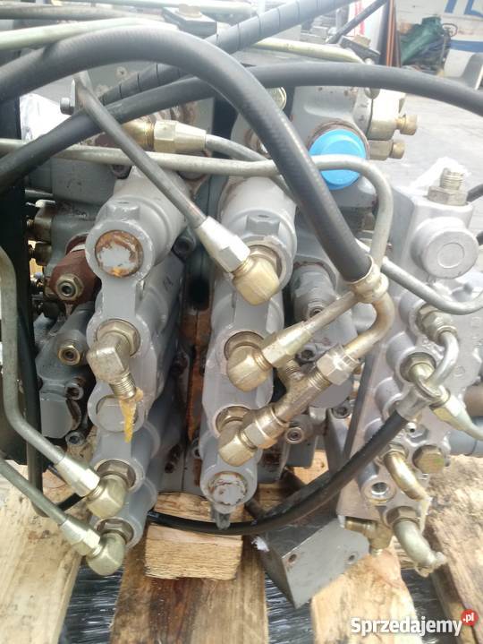 Rozdzielacz Hitachi 210W C040060009 0509 1050 Kielce