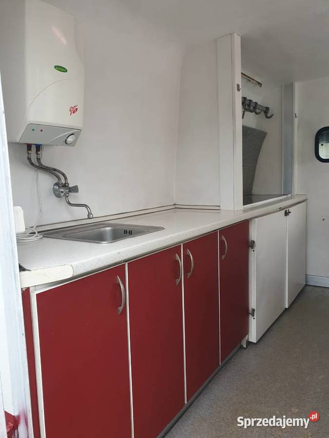 Autosklep food truck własne zasilanie wędliny Dębno
