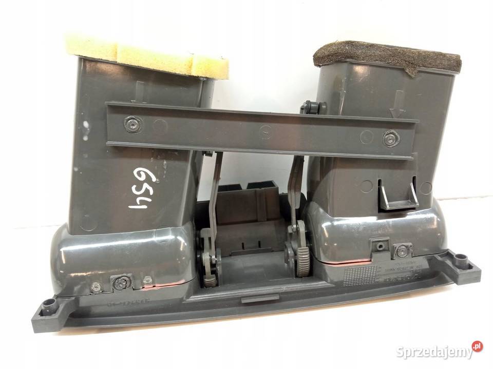 KRATKI NAWIEWU ŚRODKOWA DESKI 30613847 Volvo V40