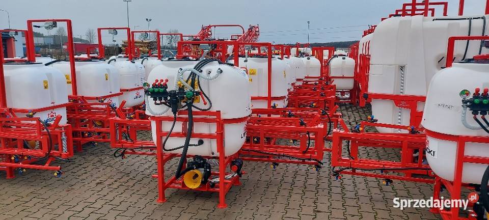 Opryskiwacz polowy ciągany FMR Lisicki Transport Mroczków Duży sprzedam
