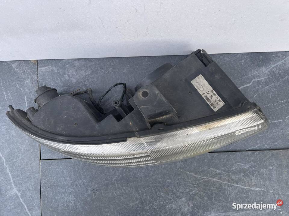 CHRYSLER VOYAGER 3 PRAWA LAMPA PRZÓD Ostroróg sprzedam