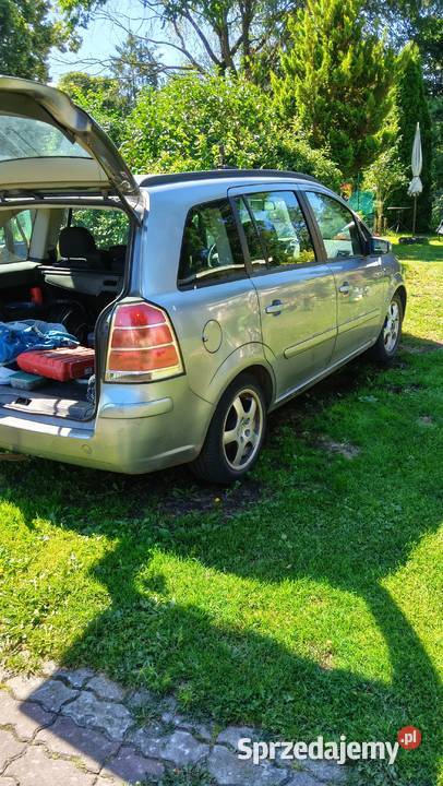 Zafira b 19 CDTI 7 osob zamienię na motor 125 Zafira Kołobrzeg sprzedam