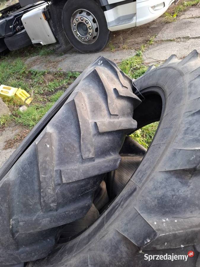 Opony 136R36 plus 3 dętki Pierściec