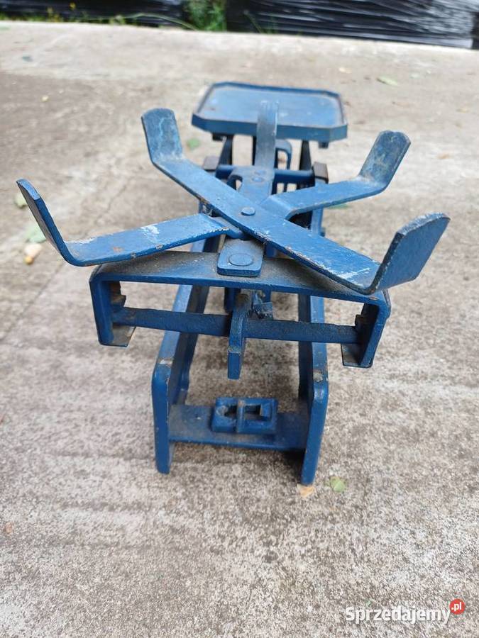 Stara szalkowa waga Lubań