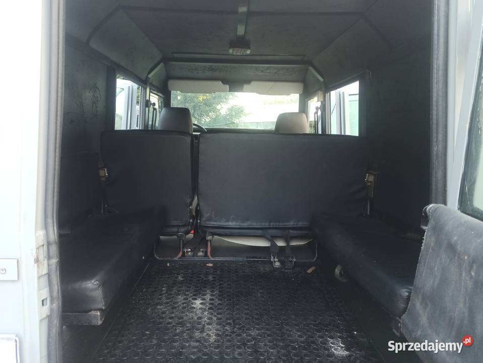 Pancerny Land Rover Defender 1992r 35 benzyna Rok produkcji 1992