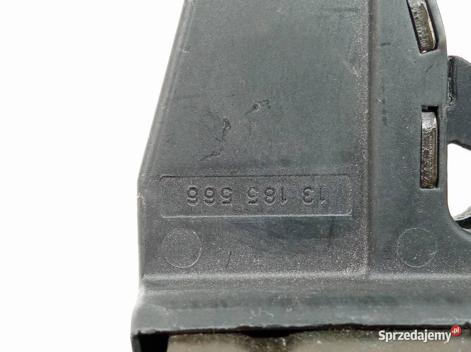 ZAMEK KLAPY BAGAŻNIKA KOMBI 13185566 Opel Vectra