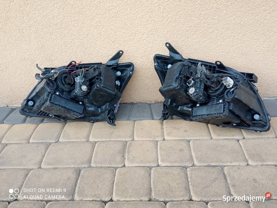 Lampy przednie kpl Toyota Avensis t25 2005 Oleszyce