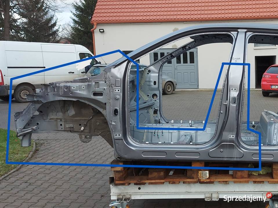 Chery Omoda 5 2024 ćwiartka długa próg słupek