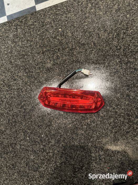 LAMBRETTA LAMPA TYŁ KPL V125 V200 V50 Tył Nowa Poznań