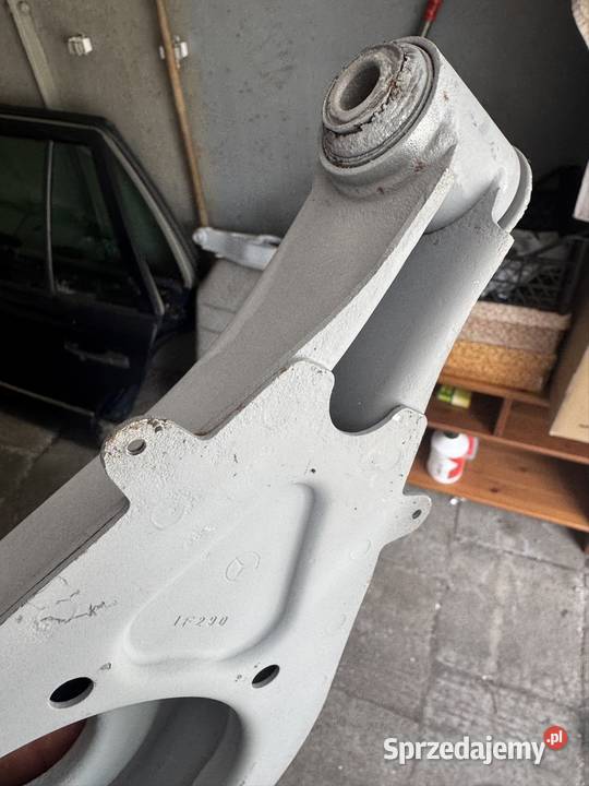 Wahacz dolny tył Mercedes w124 piaskowaniu i Katowice