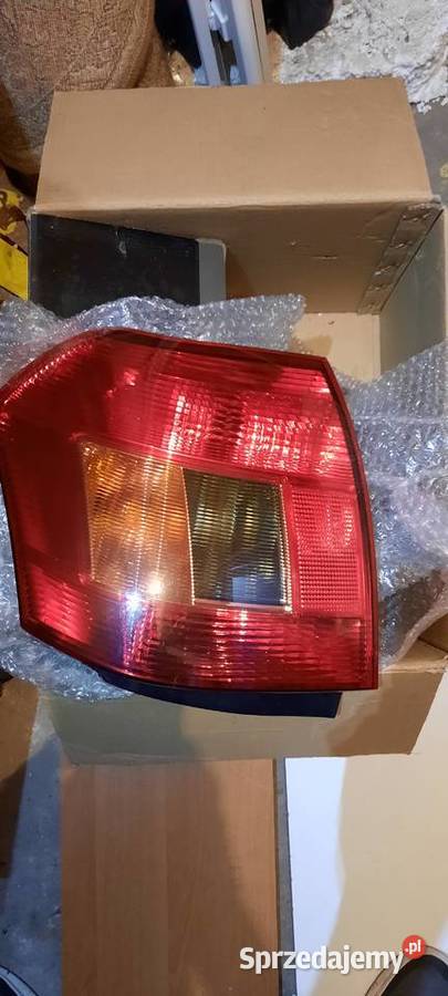 toyota corolla E12 lampa tył lewa i prawa manualna Opole