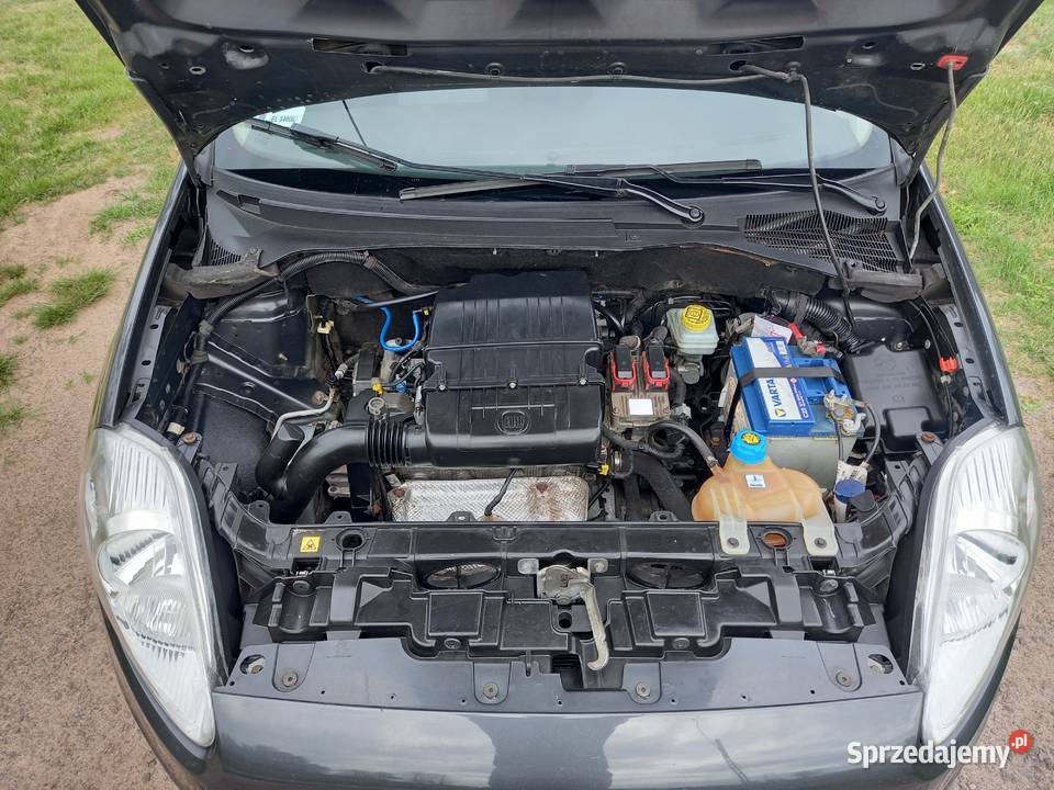 Sprzedam Fiata Grande Punto 14 benz 2009 łódzkie Uniejów