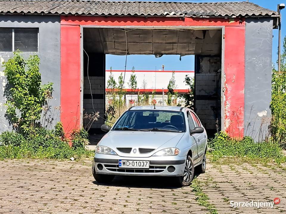 Renault Megane I mały przebieg kupiony w polskim salonie Megane Warszawa sprzedam