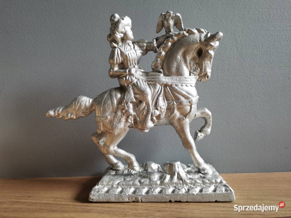 Stara metalowa figurka Amazonka odlew PRL Siemianowice Śląskie