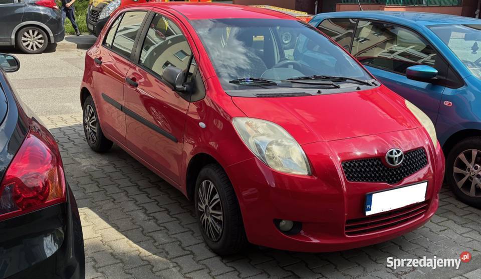 Sprzedam Toyotę Yaris z 2008 r czerwoną pomorskie Gdańsk sprzedam