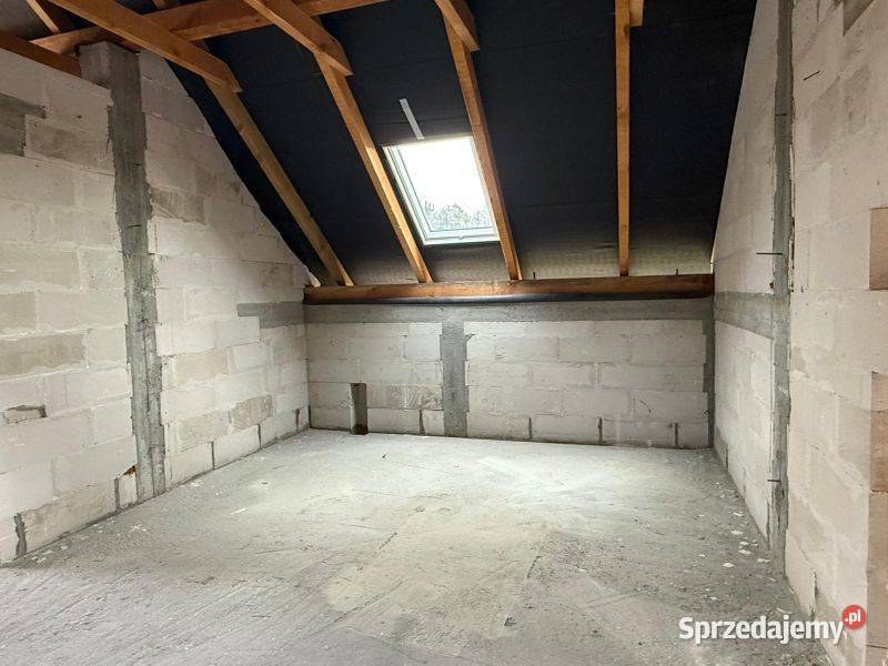 Dom lesie jeziora Koszelówka polna