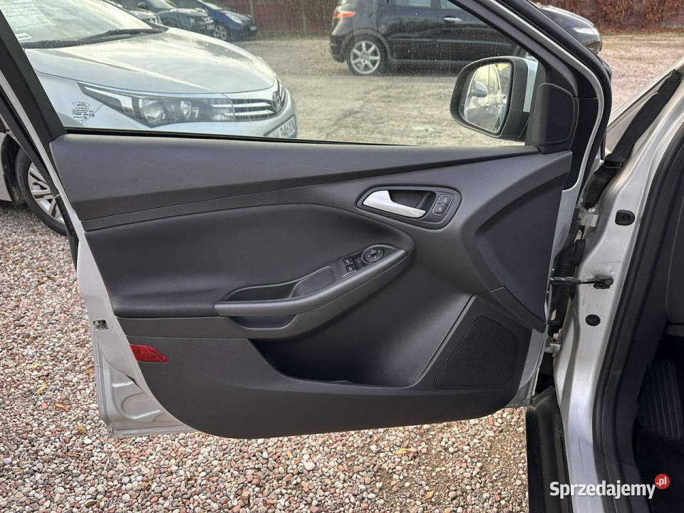 Ford Focus Salon PolskaII właścicielUszkodzony 4/5 Warszawa sprzedam