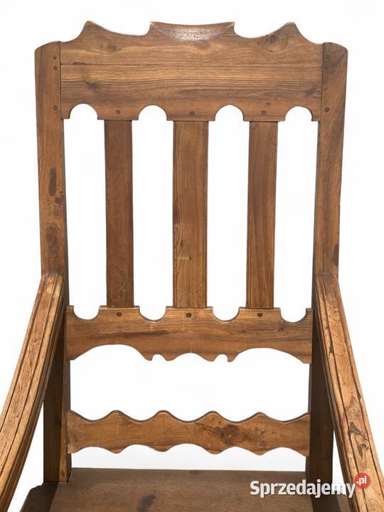 Oryginalny stary drewniany fotel tron w Gryfice