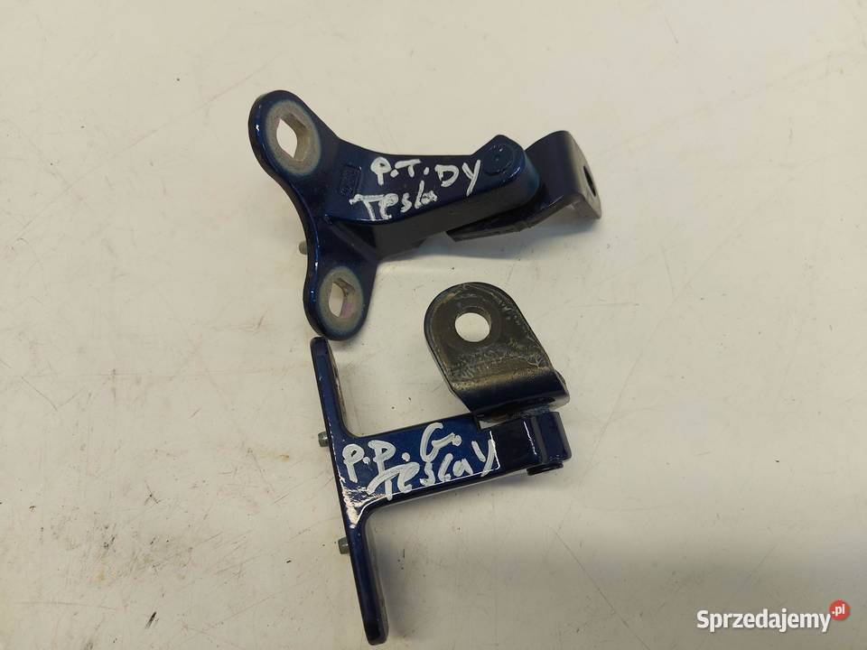 TESLA MODEL Y 2024r ZAWIAS DRZWI PRAWY TYŁ GÓRA