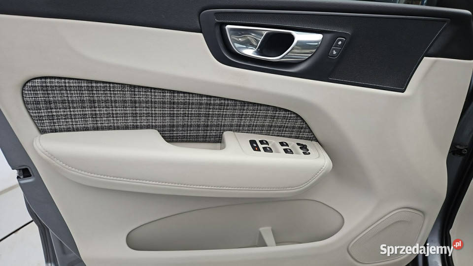 Volvo XC 60 D3 Momentum Pro Z Polskiego Salonu