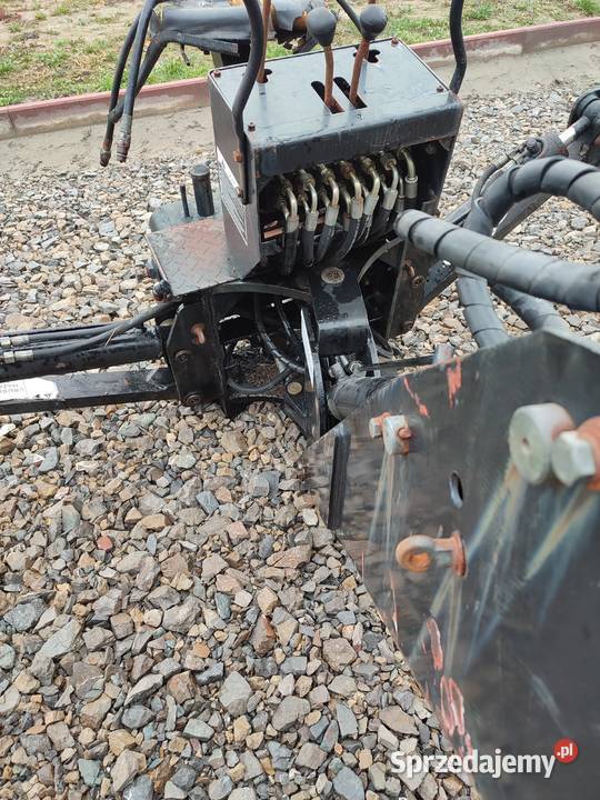 Koparkaramię kopiące do ciągnika nieuszkodzony Nowa Słupia