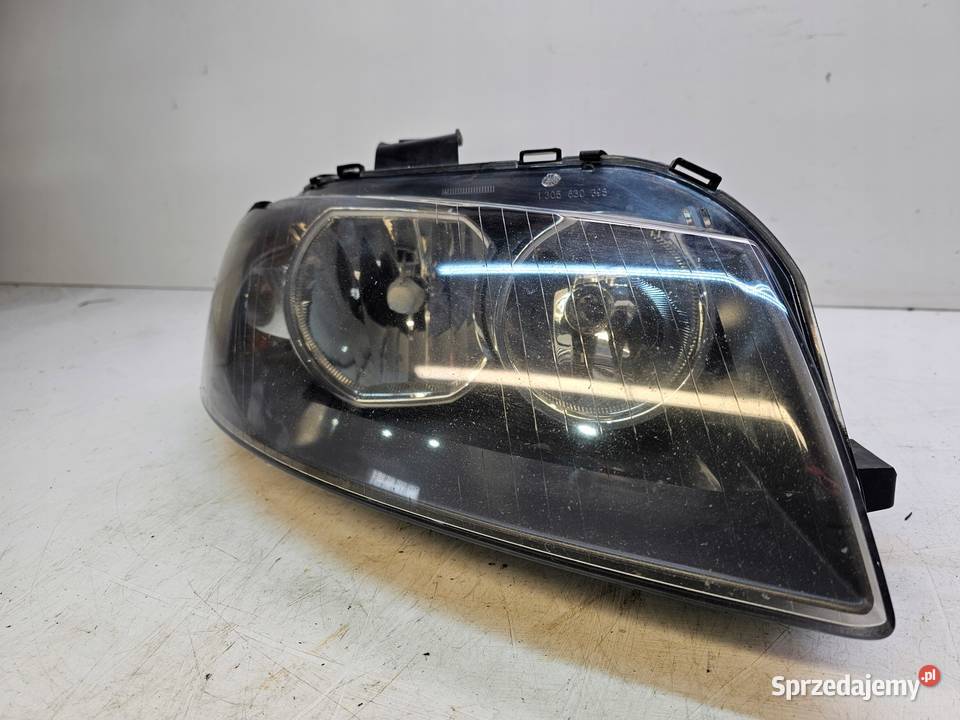 REFLEKTOR PRAWY AUDI A3 8P LIFT 8P0941004L UK Przystajń sprzedam