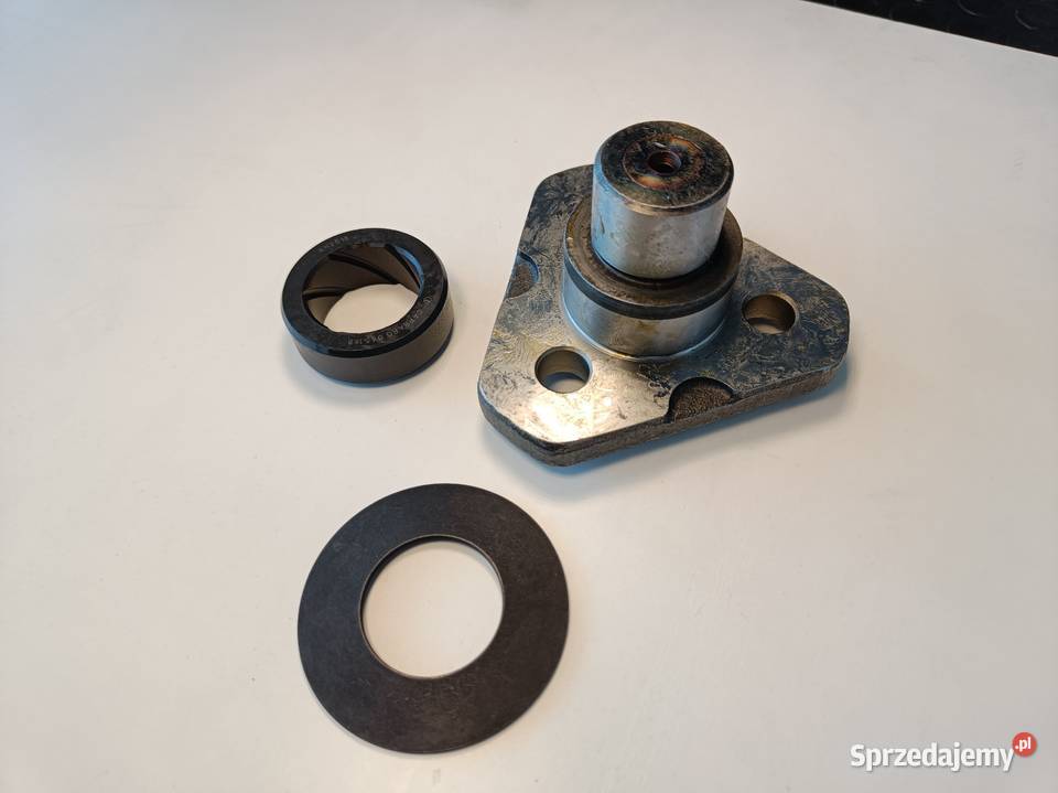 Zestaw sworznia górnego zwrotnicy Case 580