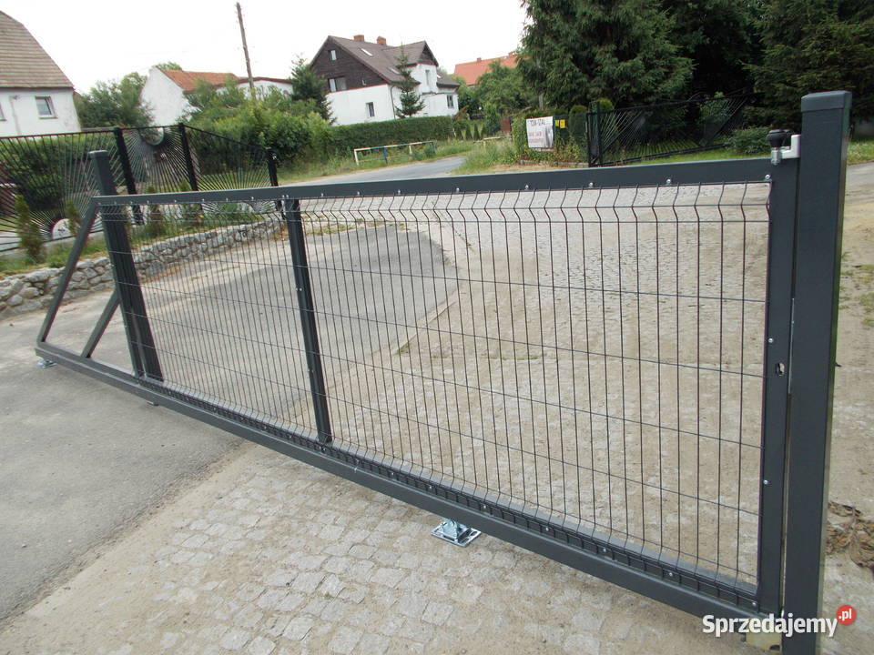 BRAMA PRZESUWNA wypełniona panelem fi 4mm