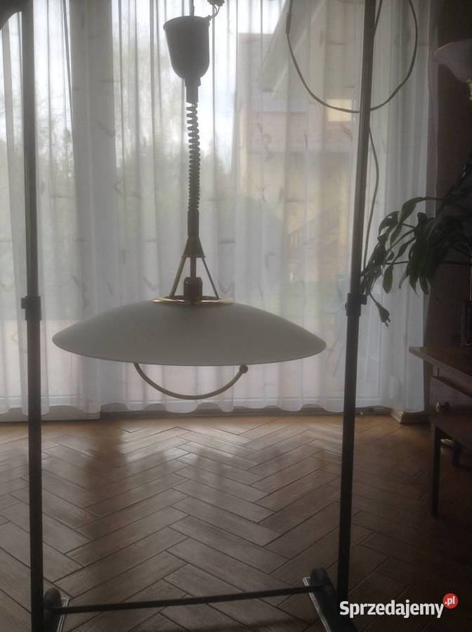 Lampa sufitowa ze szklanym kloszem i regulowaną Opole
