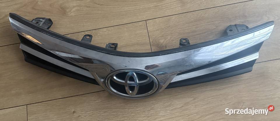 Toyota Corolla E16 2016 Grill ze znaczkiem inne Oleśnica sprzedam