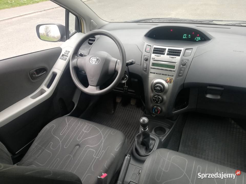 Salon LIFT 13 VVTi 101 Bezwypadkowy Warszawa komputer pokładowy