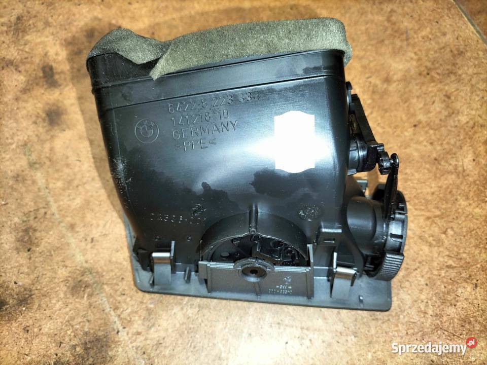 Kratka nawiewu deski rozdzielczej lewej stronie Poręba