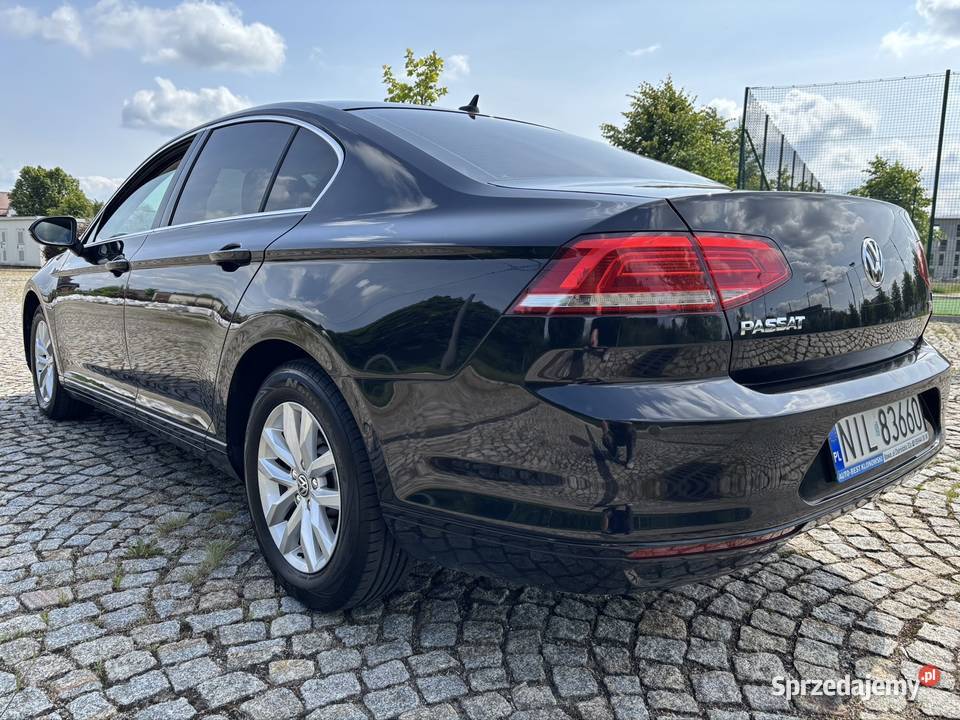 Volkswagen Passat 16 TDI Automat Navi ACC Stan Iława