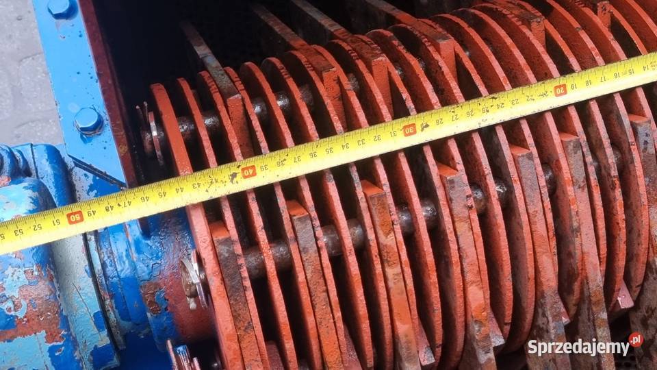 Młyn bijakowy do zrębki biomasy rębak 55kw Karsin