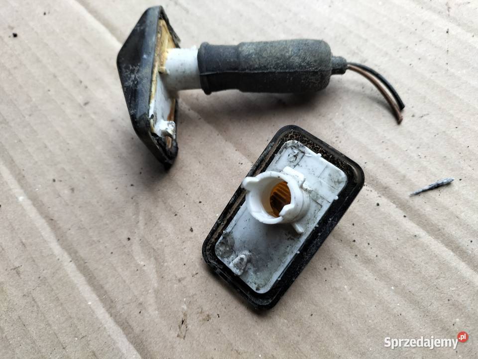 GOLF II 2 JETTA 2 KIERUNKOWSKAZ PRAWY LEWY Kamień-Kolonia